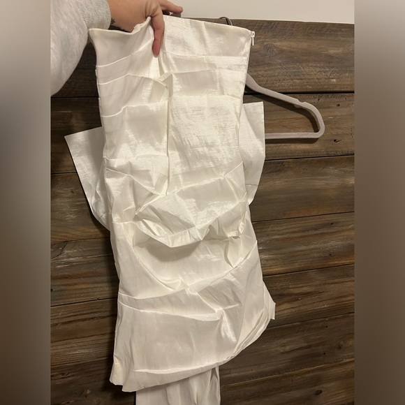 White Bow Dress - Picture 3 of 6